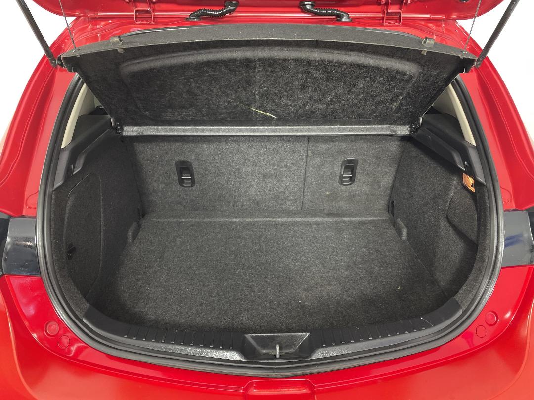 Photo '14' of Mazda Axela