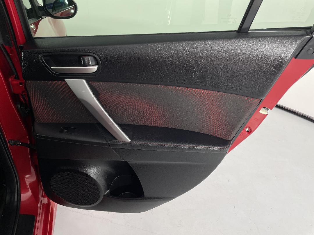 Photo '19' of Mazda Axela