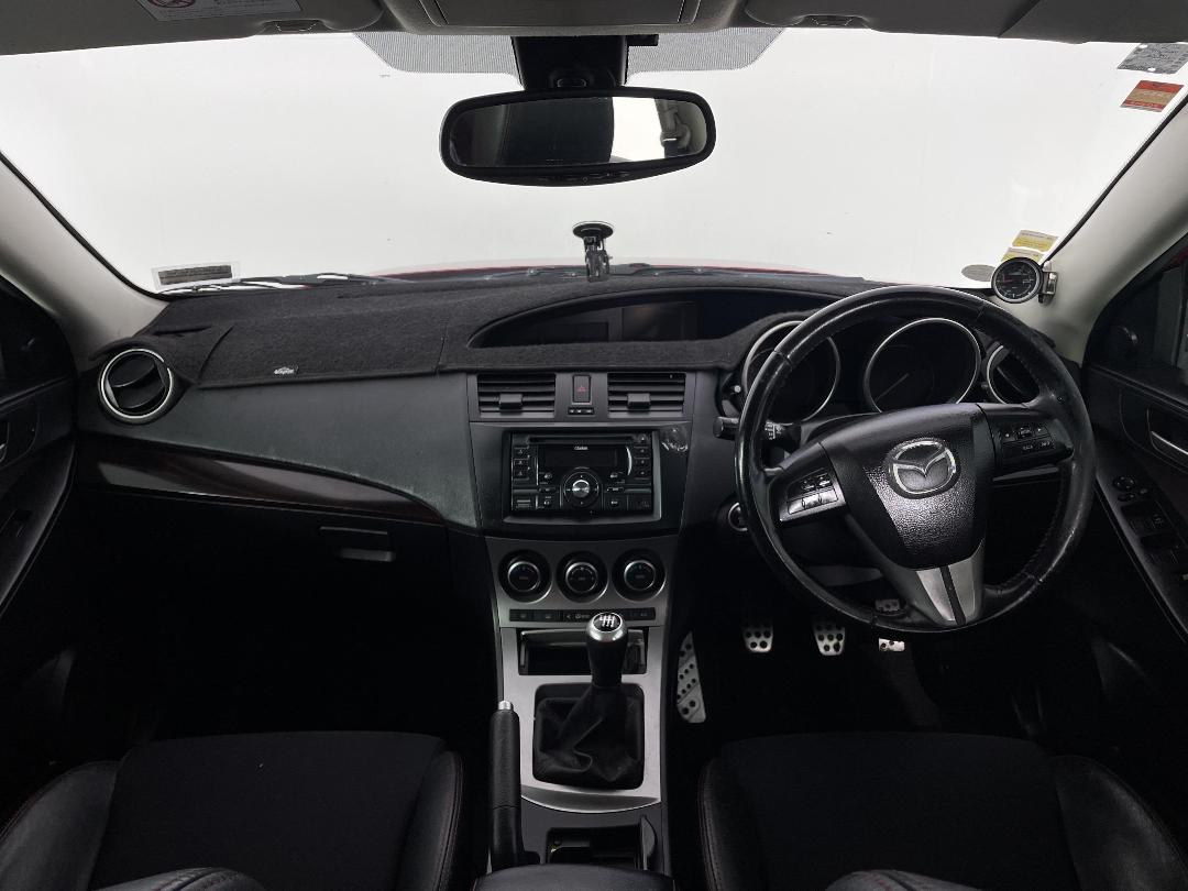 Photo '17' of Mazda Axela