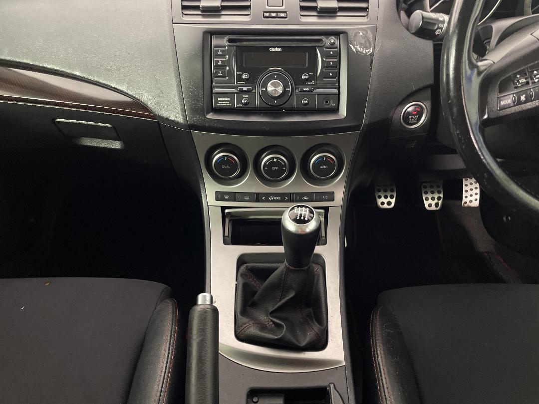 Photo '18' of Mazda Axela