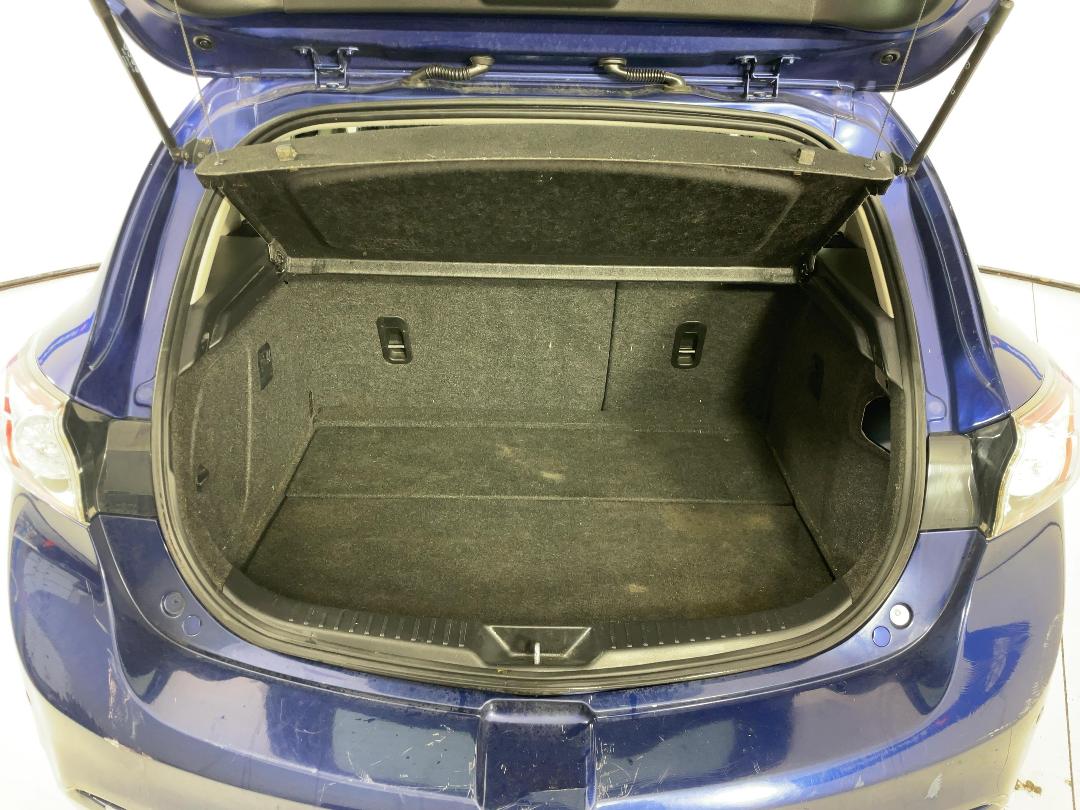 Photo '12' of Mazda Axela Photo '12' of Mazda Axela