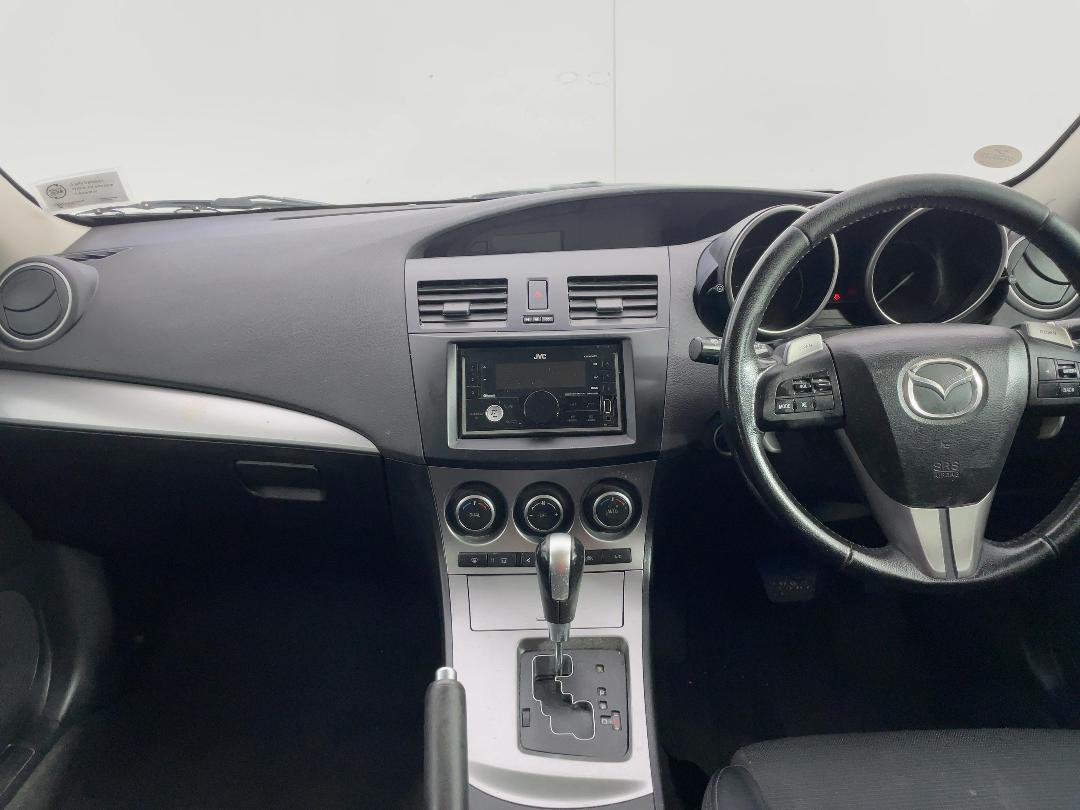 Photo '15' of Mazda Axela Photo '15' of Mazda Axela