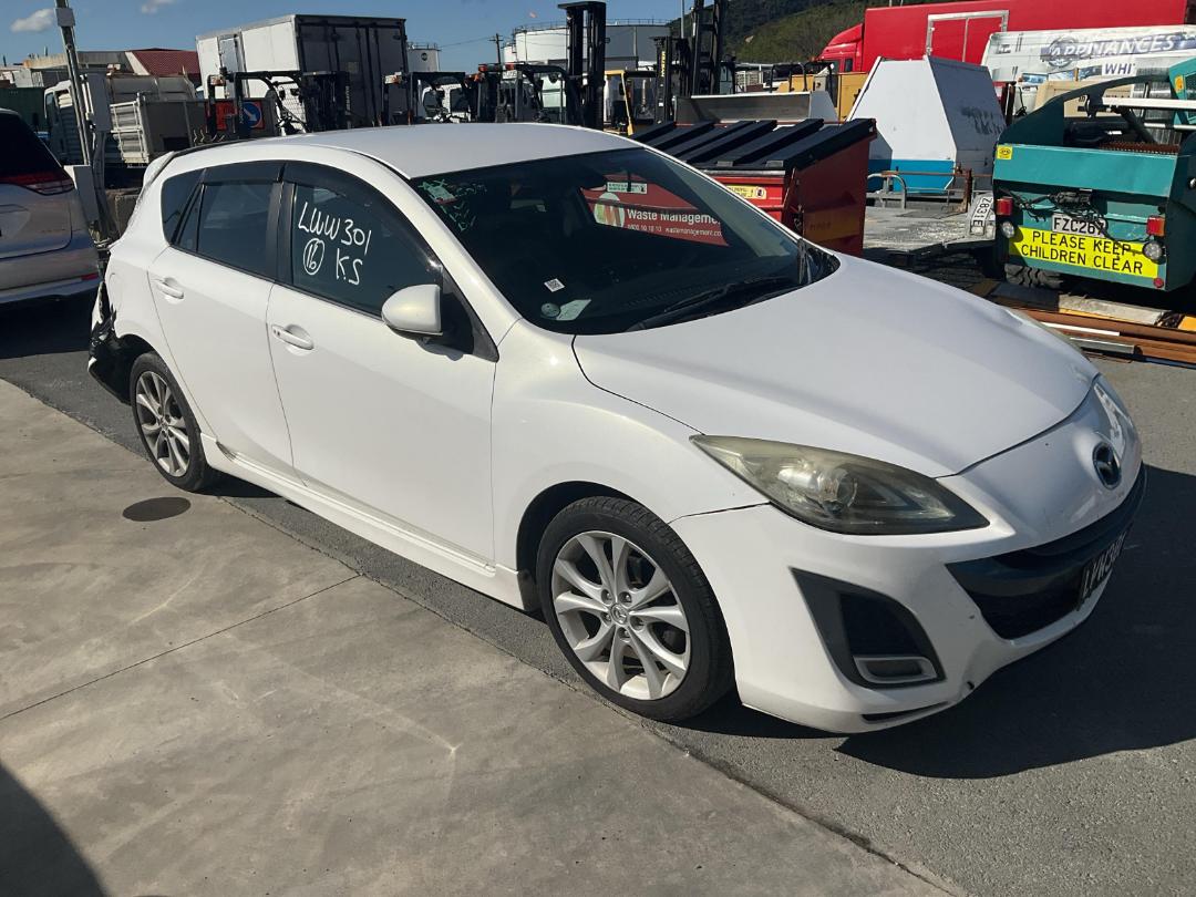 Damaged Mazda Axela 2009 in Wellington Seaview at Turners Damaged