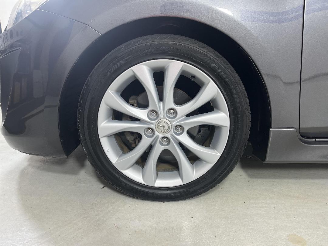 Photo '10' of Mazda Axela Photo '10' of Mazda Axela