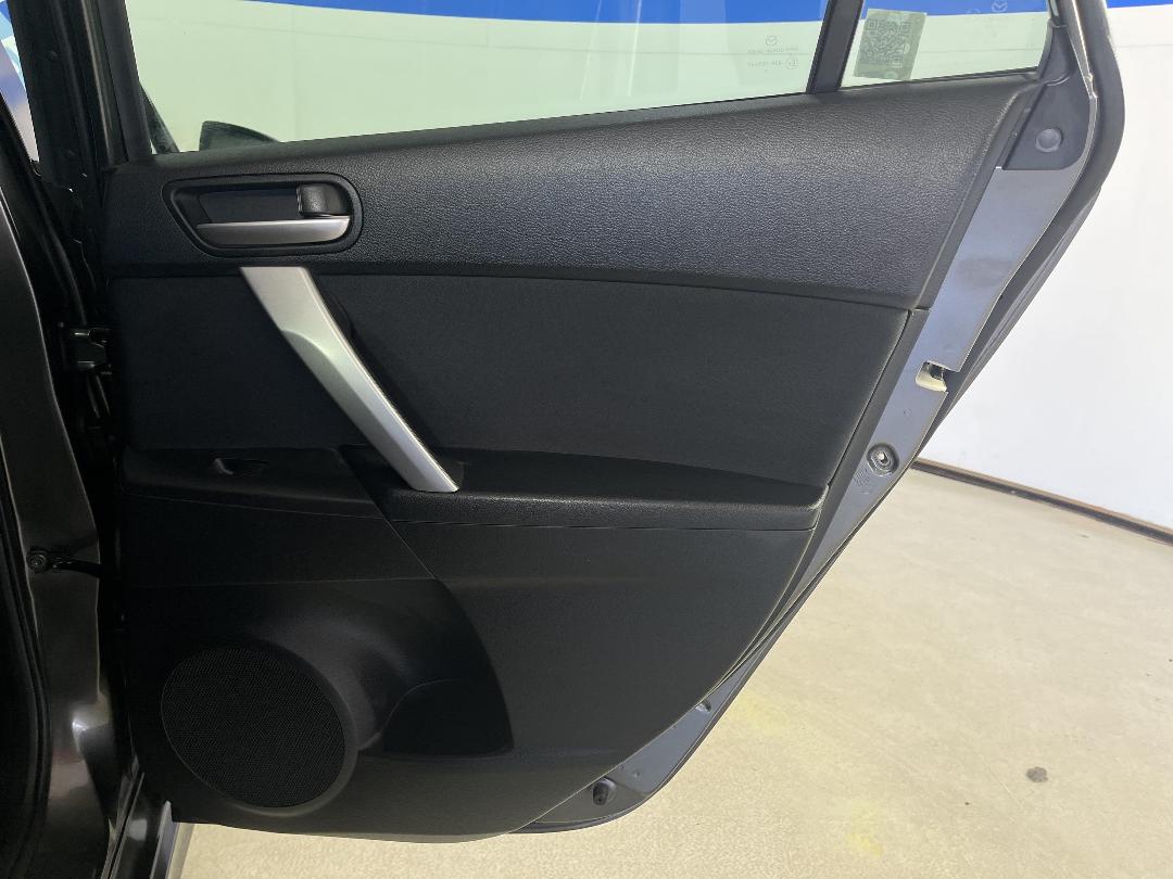 Photo '19' of Mazda Axela Photo '19' of Mazda Axela