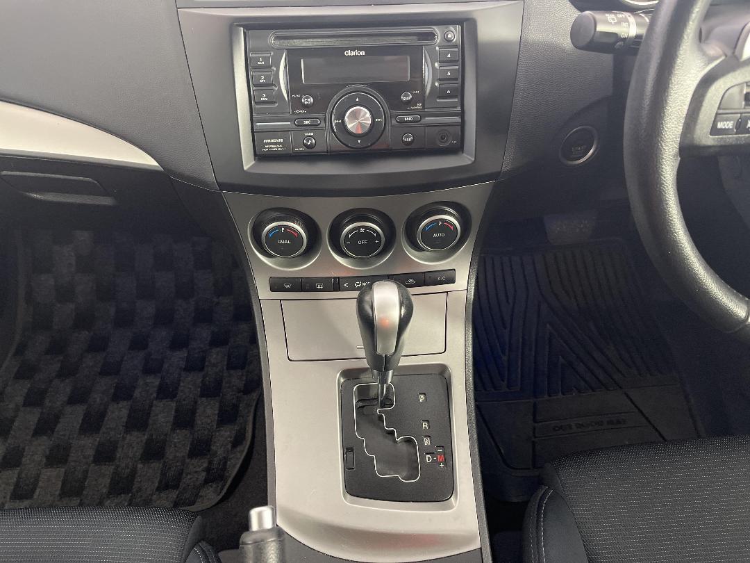 Photo '18' of Mazda Axela Photo '18' of Mazda Axela