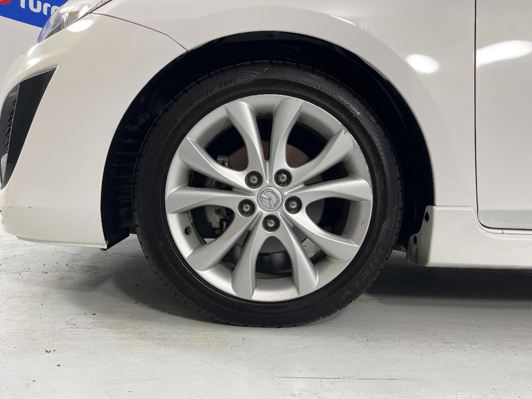 Photo '10' of Mazda Axela Photo '10' of Mazda Axela