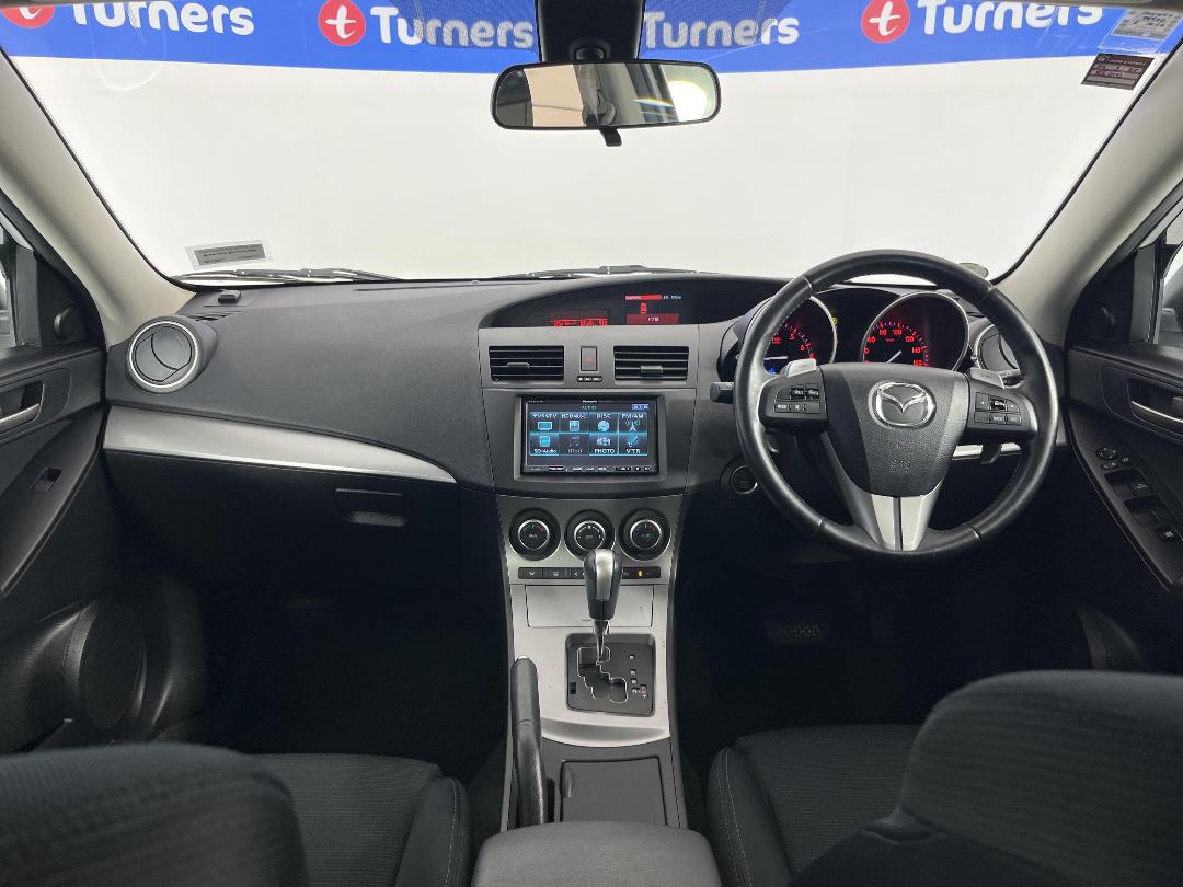 Photo '17' of Mazda Axela Photo '17' of Mazda Axela