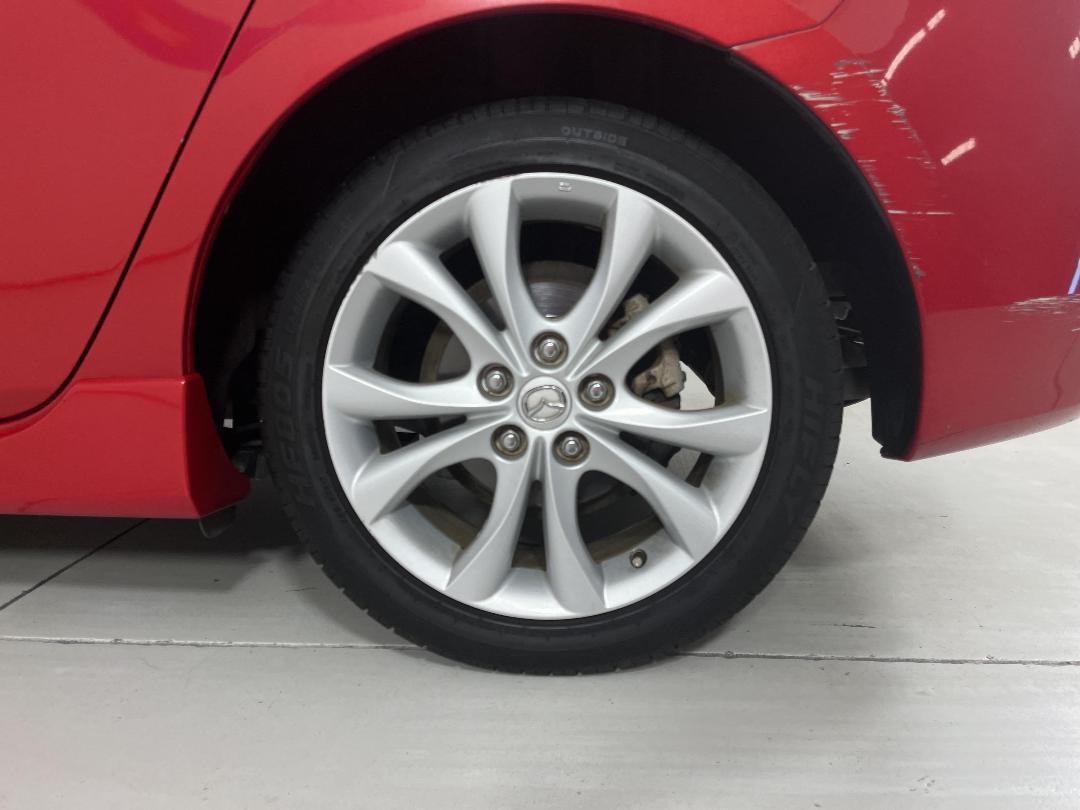 Photo '11' of Mazda Axela