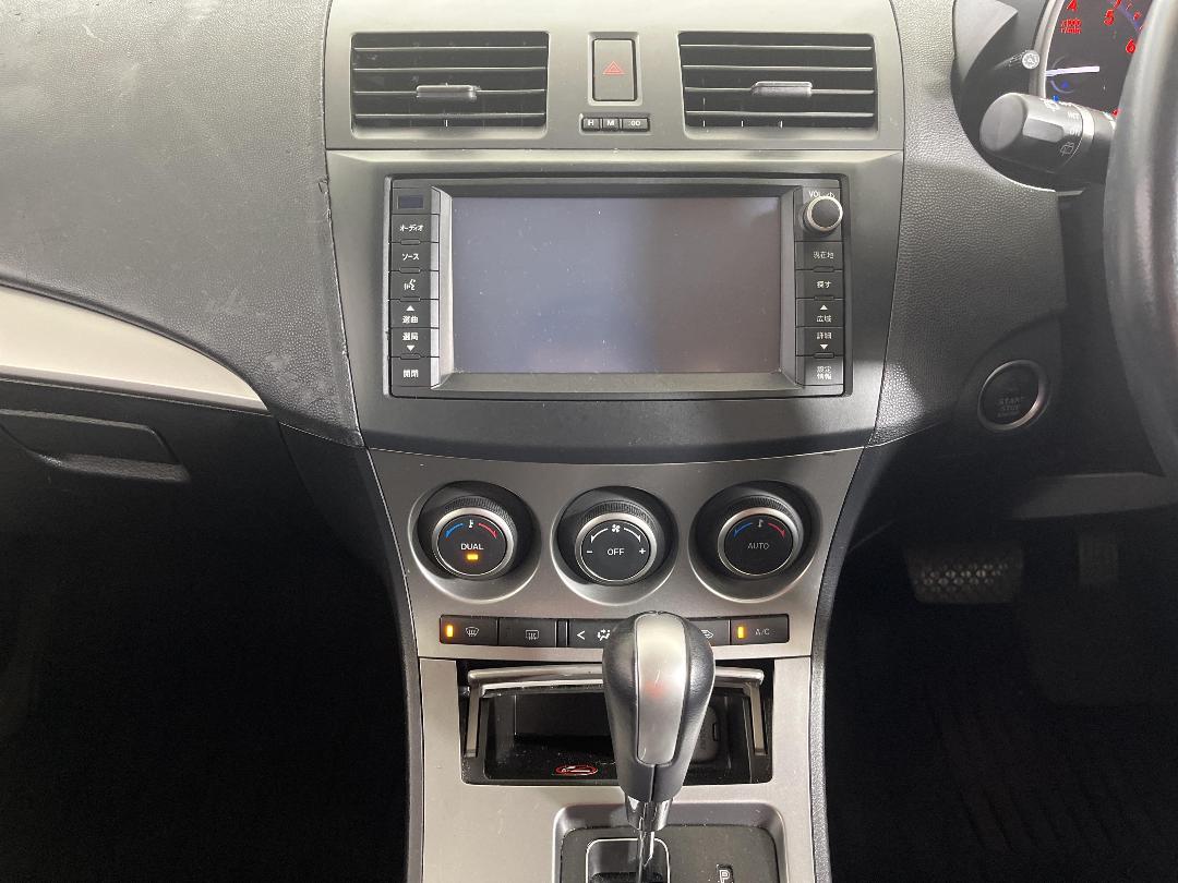 Photo '18' of Mazda Axela