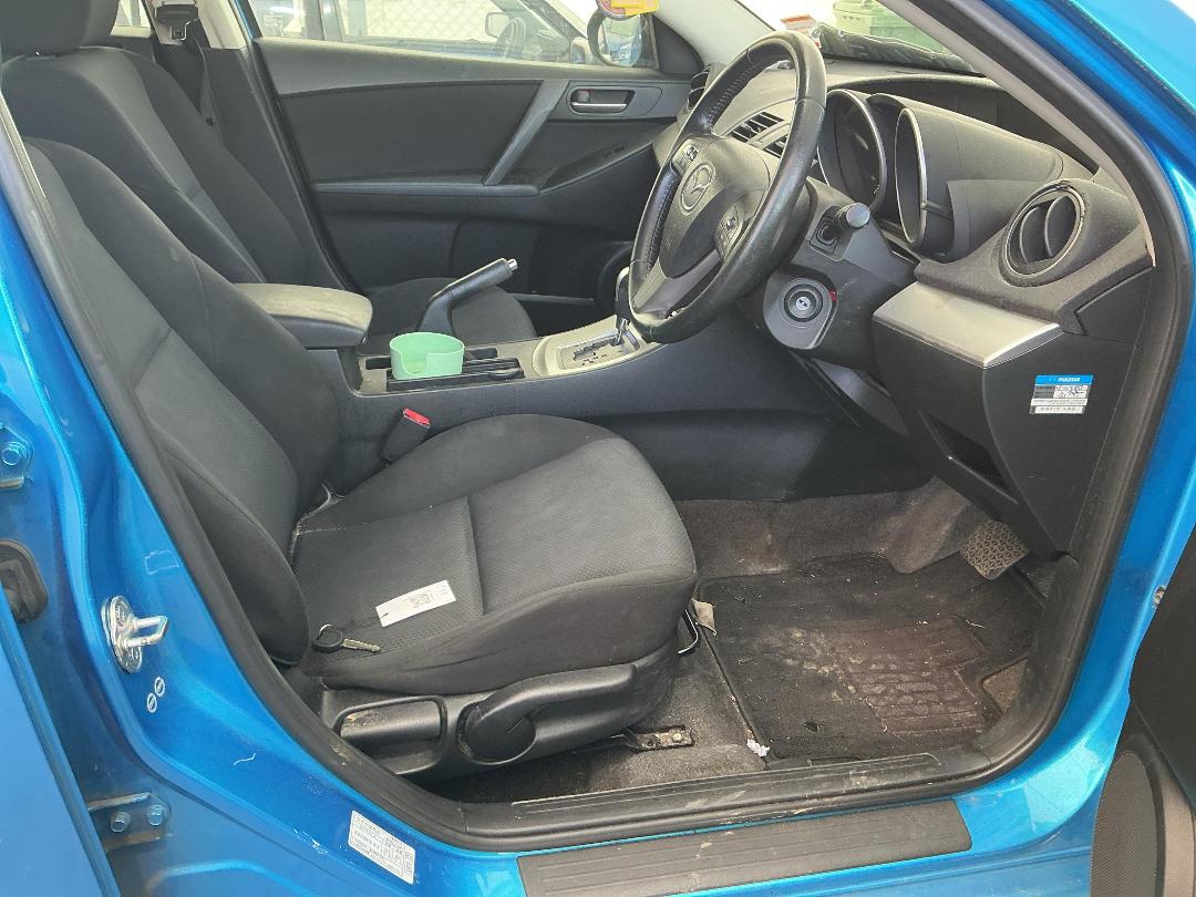 Photo '21' of Mazda Axela Sport