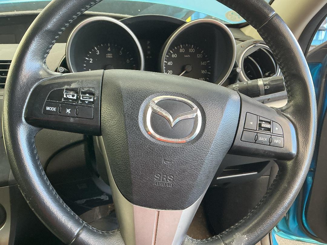 Photo '24' of Mazda Axela Sport