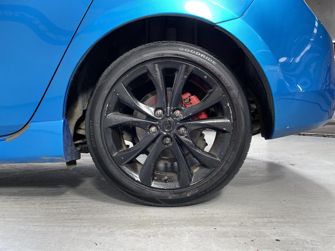 Photo '11' of Mazda Axela