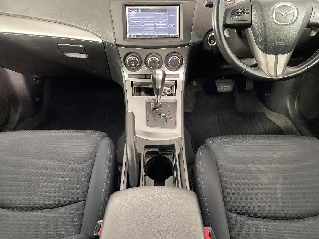 Photo '18' of Mazda Axela