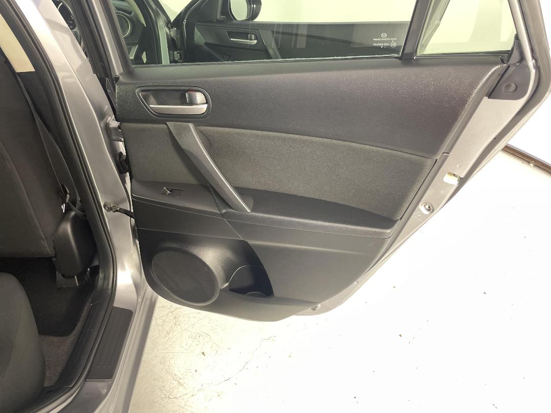 Photo '19' of Mazda Axela Photo '19' of Mazda Axela