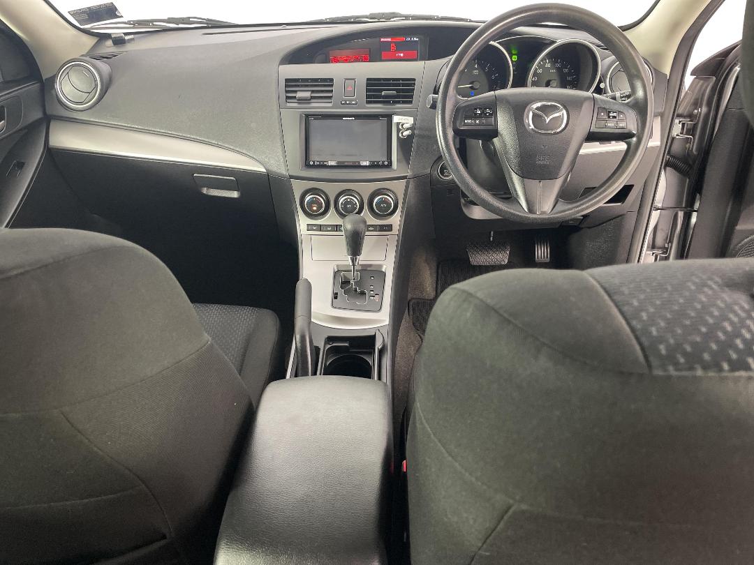 Photo '17' of Mazda Axela Photo '17' of Mazda Axela