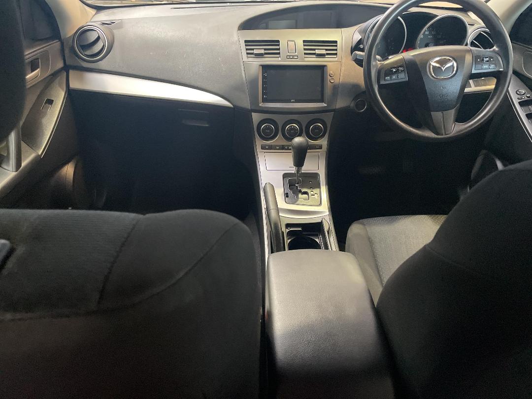 Photo '17' of Mazda Axela