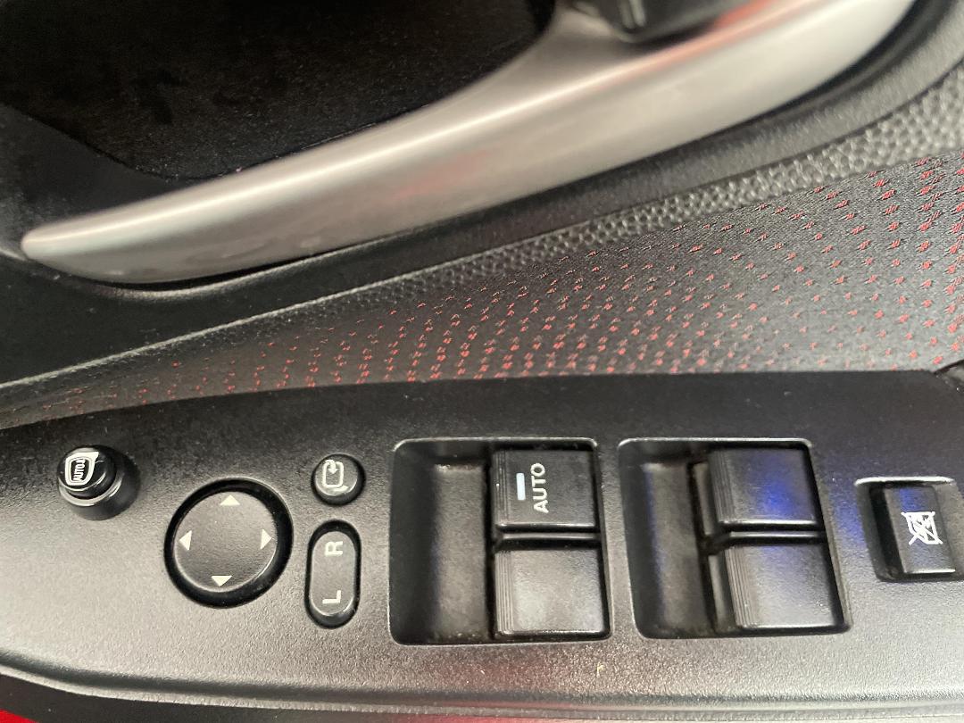 Photo '23' of Mazda Axela