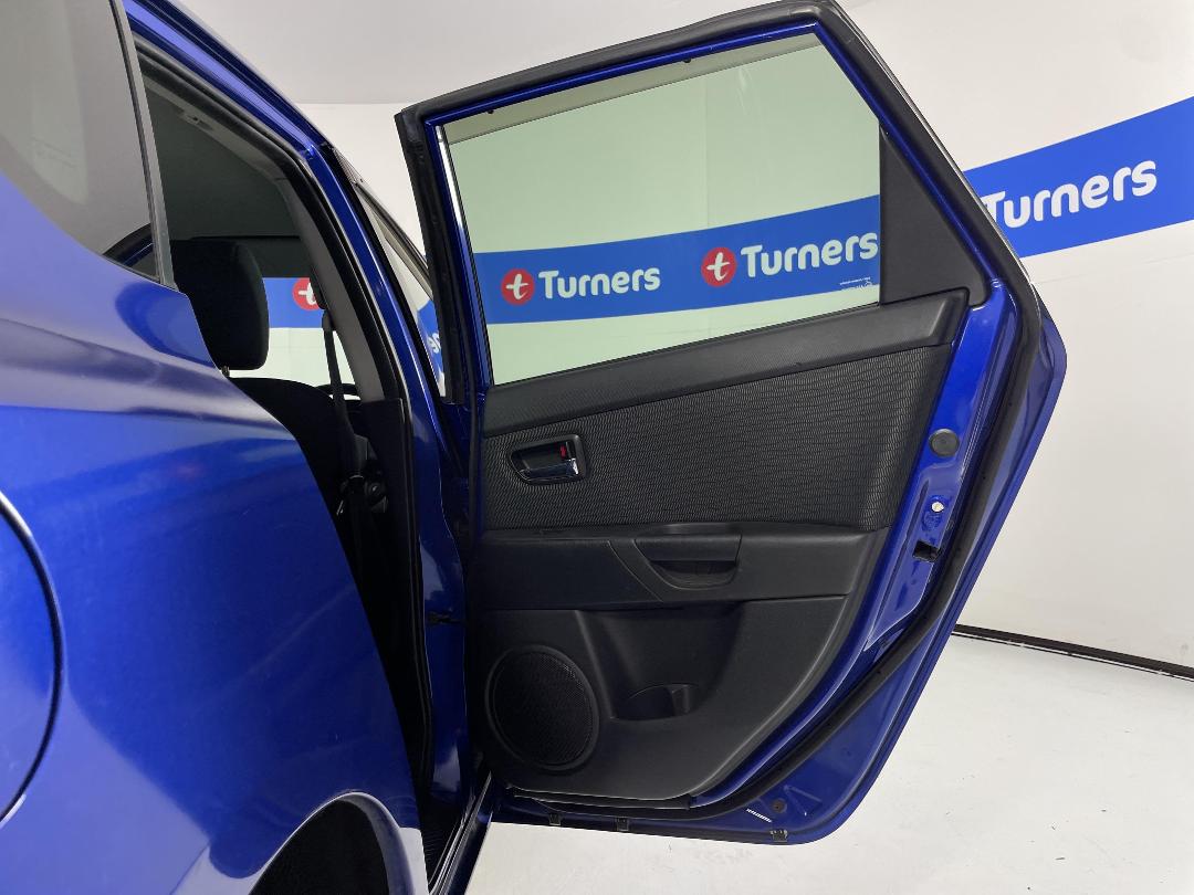 Photo '19' of Mazda Axela Photo '19' of Mazda Axela