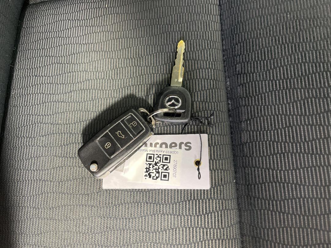 Photo '22' of Mazda Axela Photo '22' of Mazda Axela