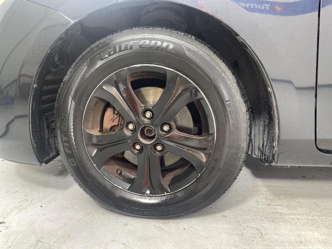 Photo '10' of Mazda Axela