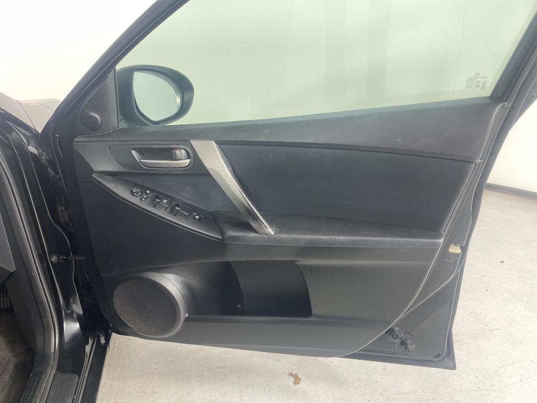 Photo '15' of Mazda Axela