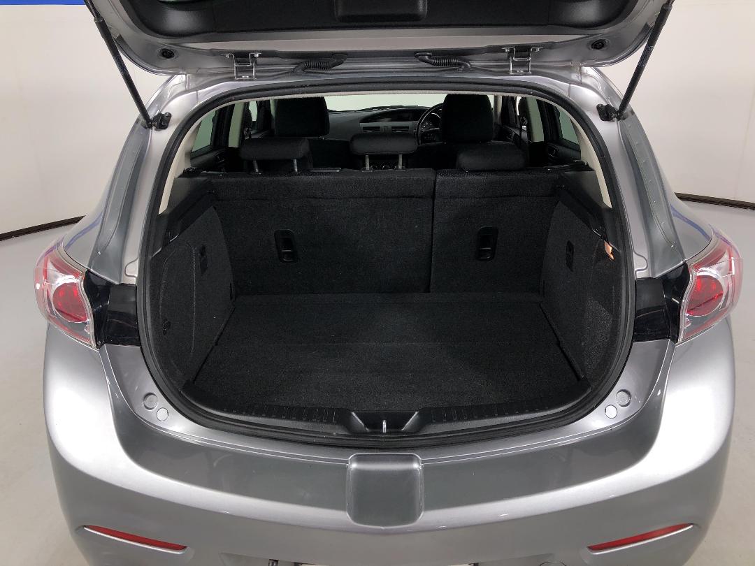 Photo '14' of Mazda Axela