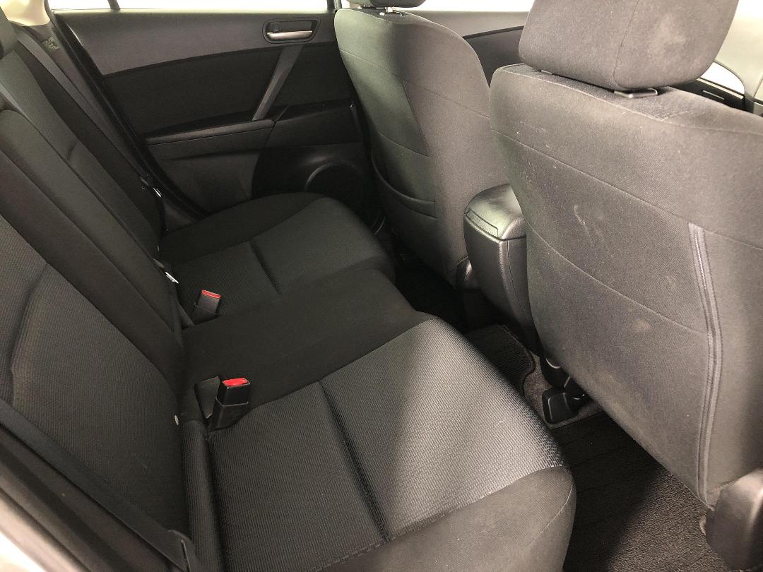 Photo '20' of Mazda Axela