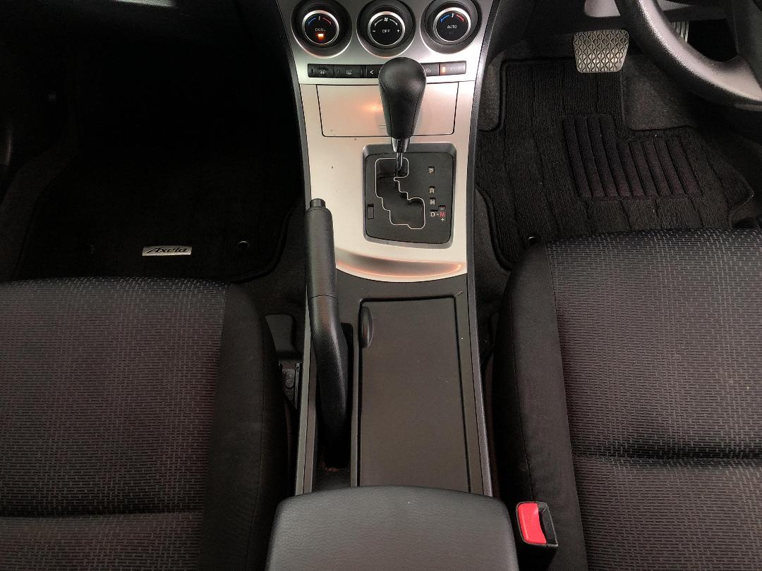 Photo '18' of Mazda Axela