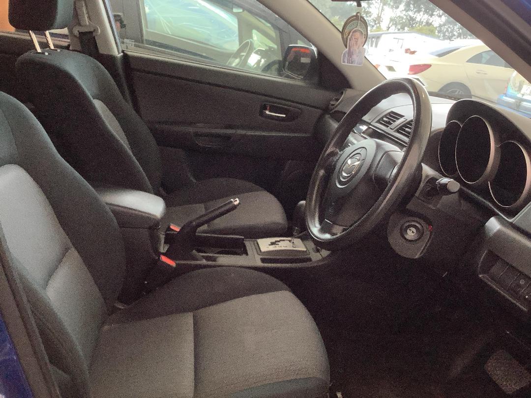 Photo '8' of Mazda Axela Photo '8' of Mazda Axela