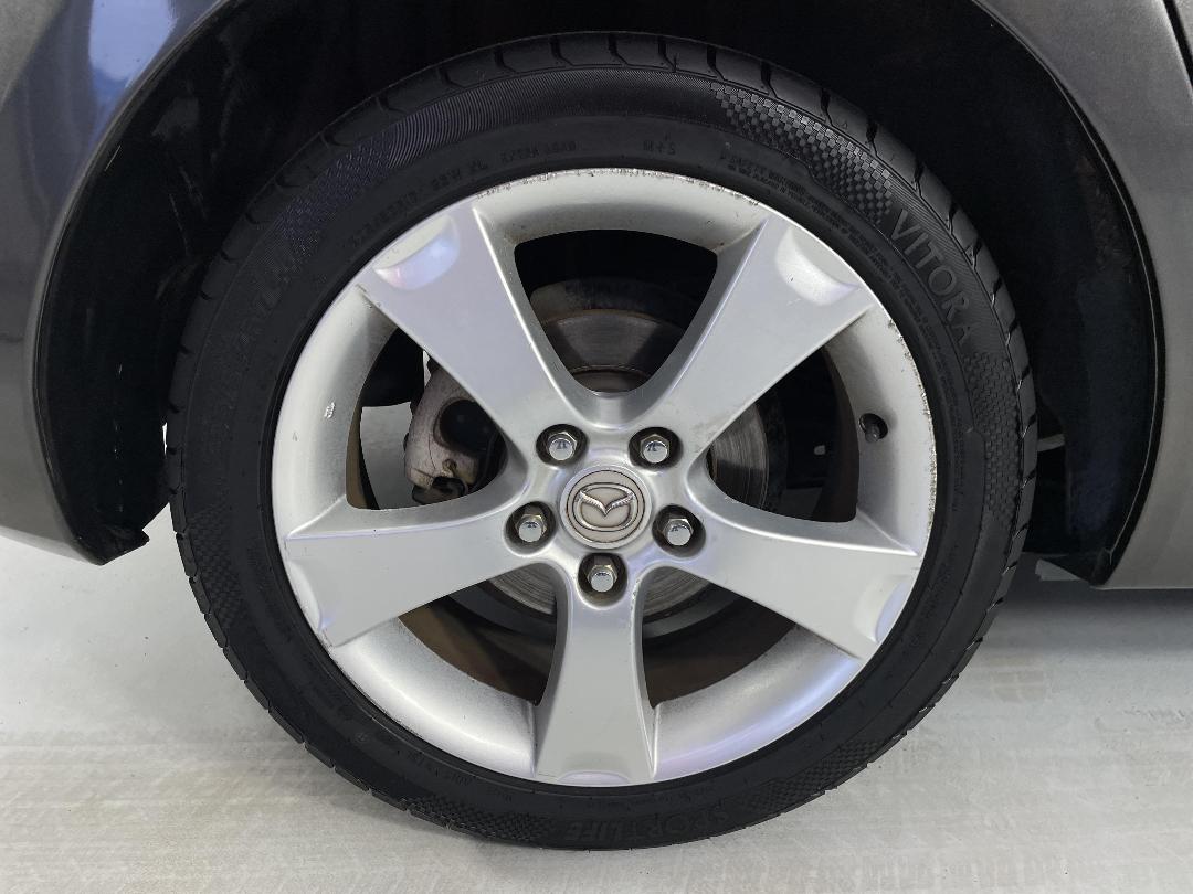 Photo '12' of Mazda Axela