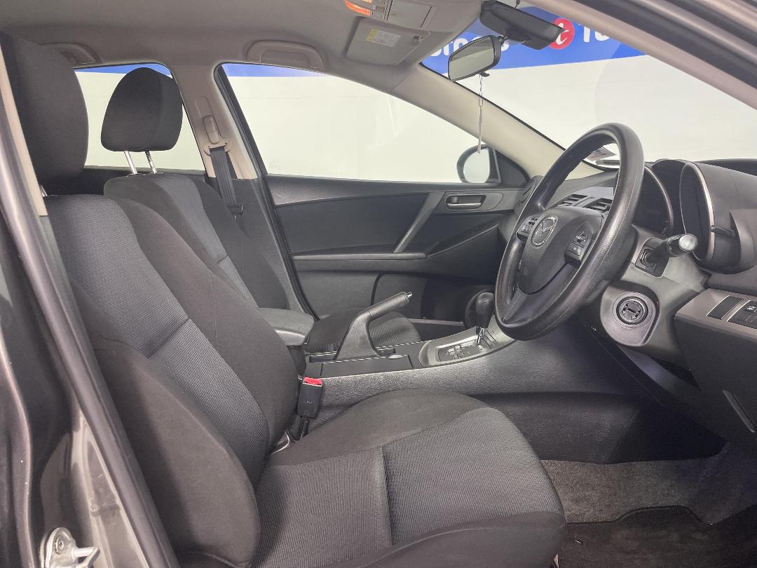 Photo '16' of Mazda Axela