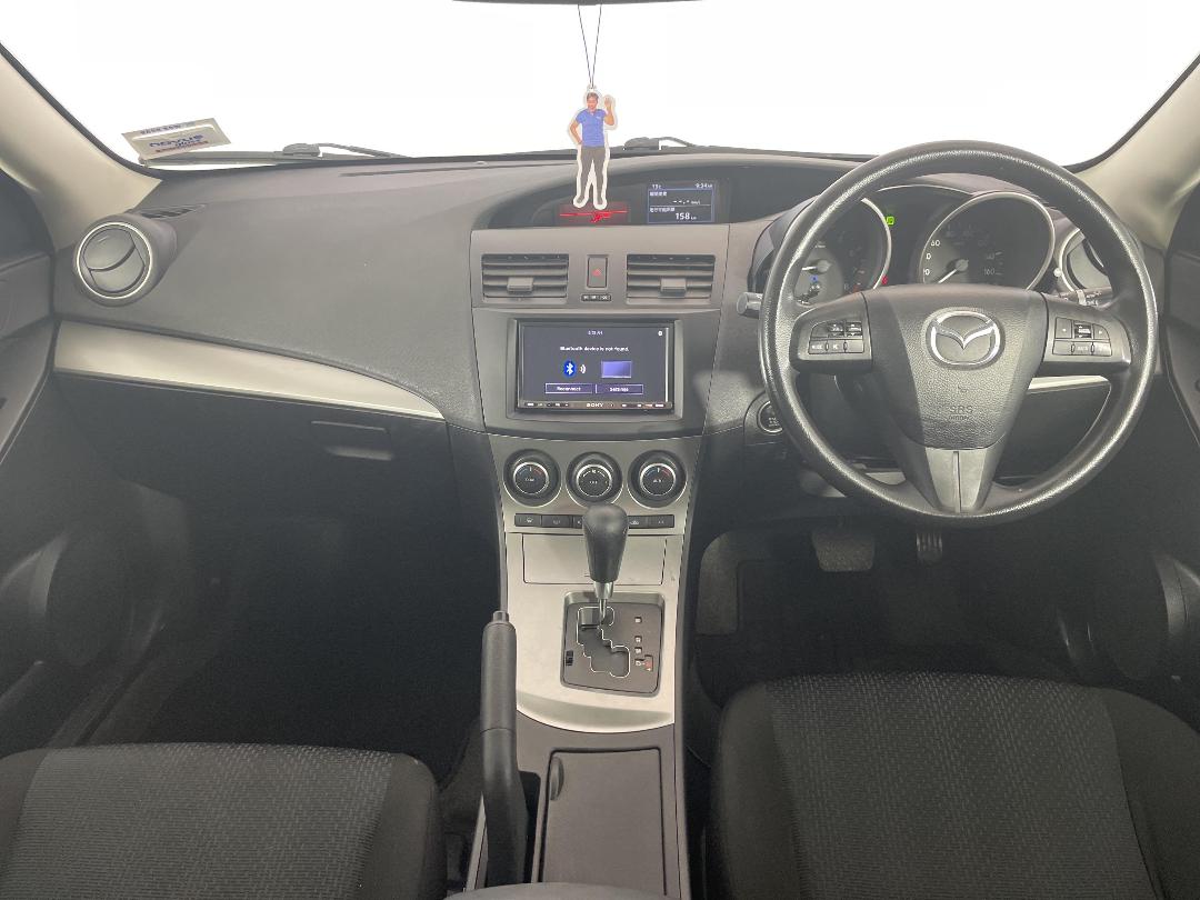 Photo '17' of Mazda Axela