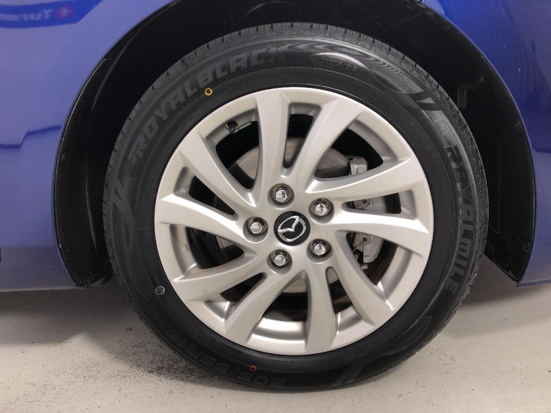 Photo '9' of Mazda Axela Photo '9' of Mazda Axela