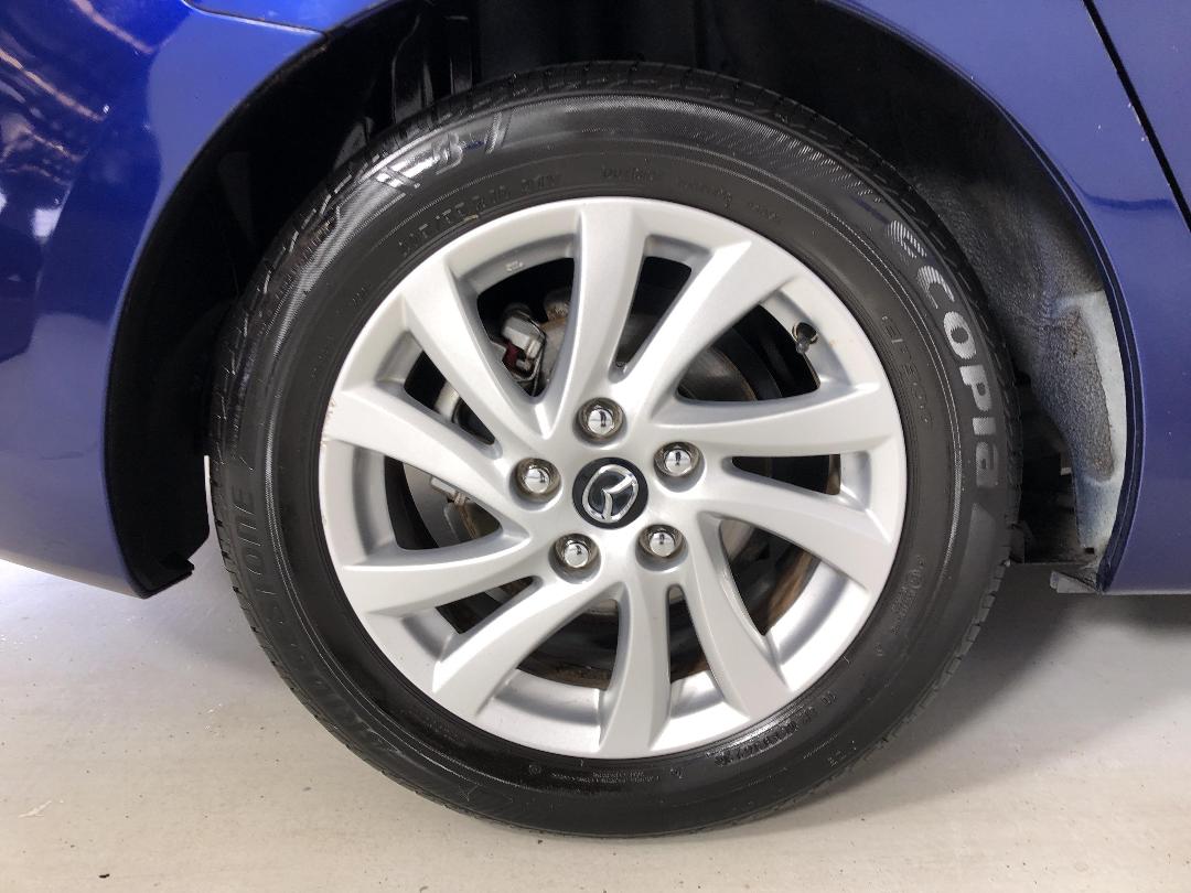 Photo '12' of Mazda Axela Photo '12' of Mazda Axela