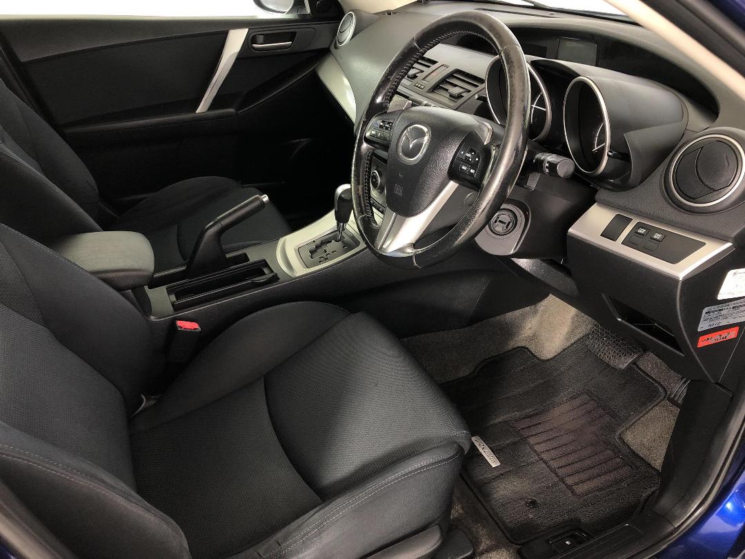 Photo '16' of Mazda Axela Photo '16' of Mazda Axela