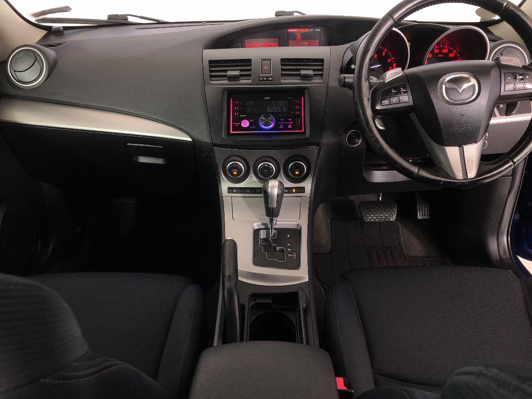 Photo '17' of Mazda Axela Photo '17' of Mazda Axela