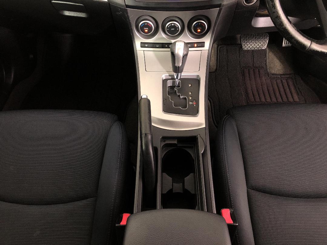 Photo '18' of Mazda Axela Photo '18' of Mazda Axela