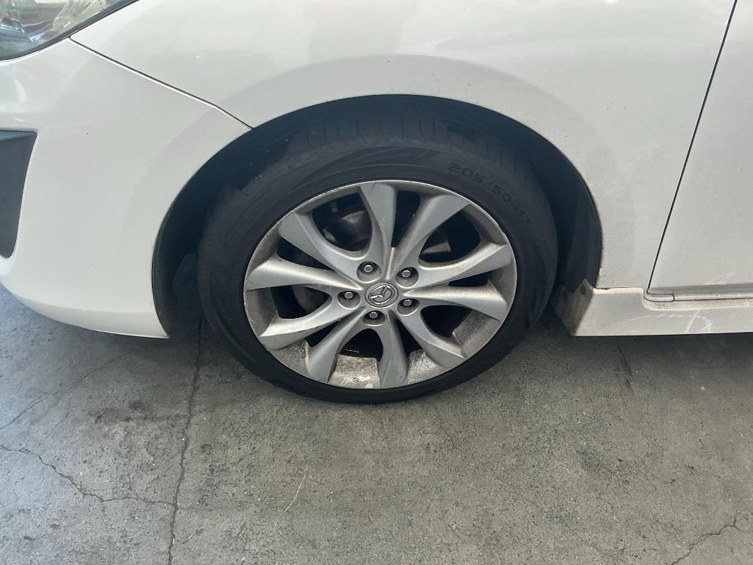 Photo '8' of Mazda Axela