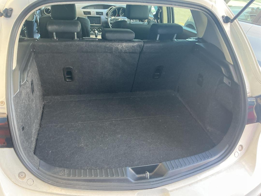 Photo '11' of Mazda Axela