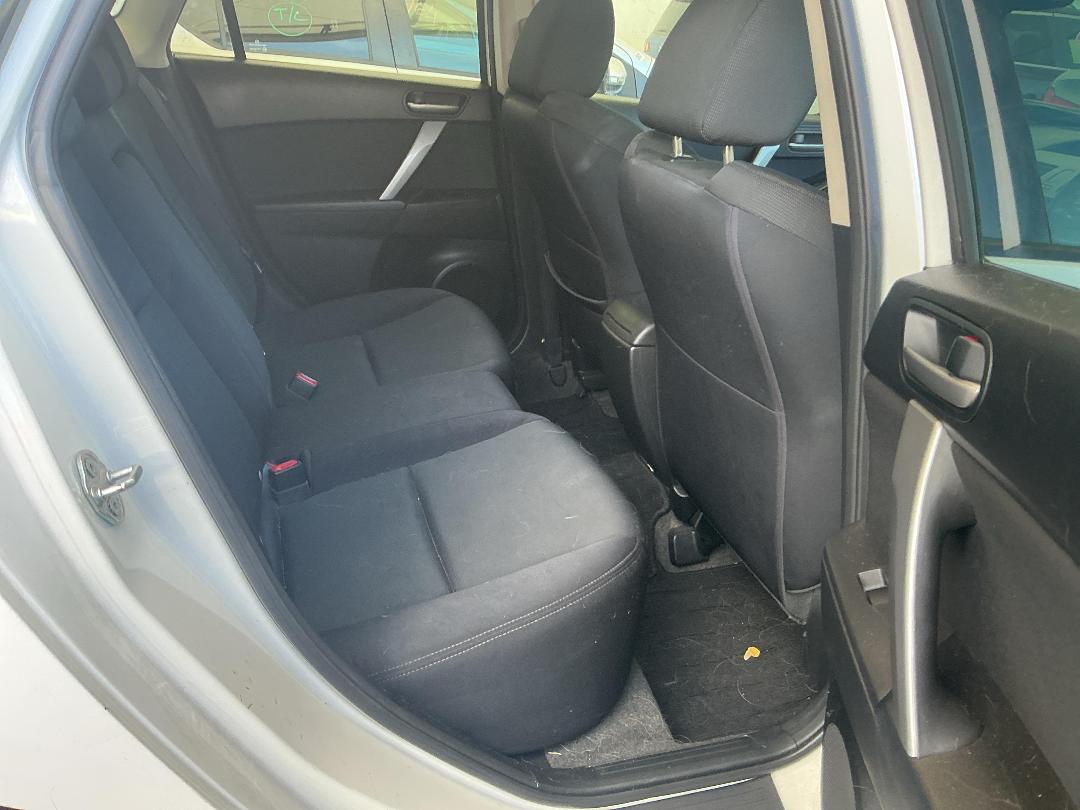 Photo '15' of Mazda Axela