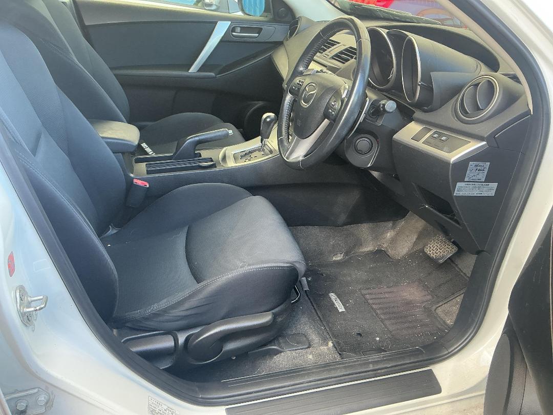 Photo '16' of Mazda Axela