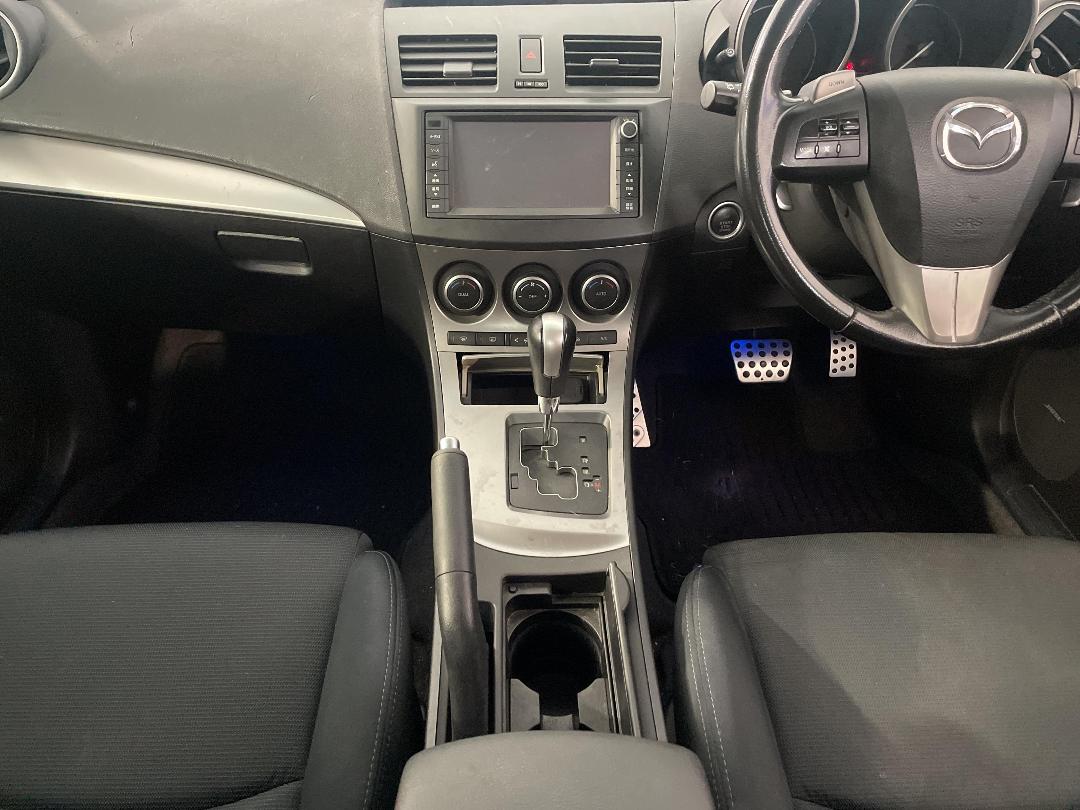 Photo '18' of Mazda Axela