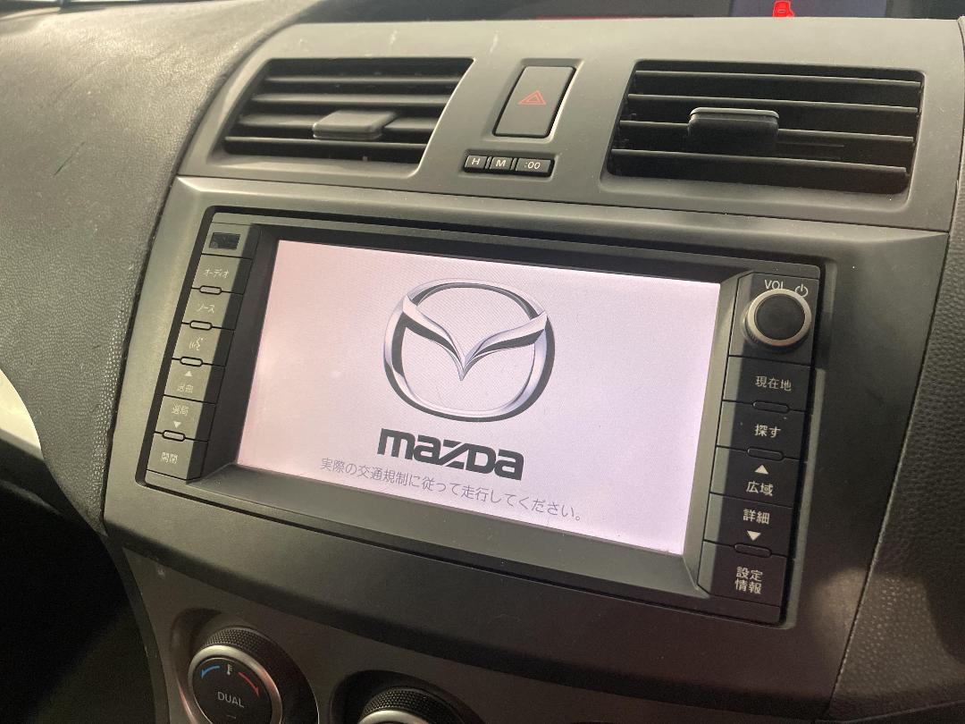 Photo '28' of Mazda Axela