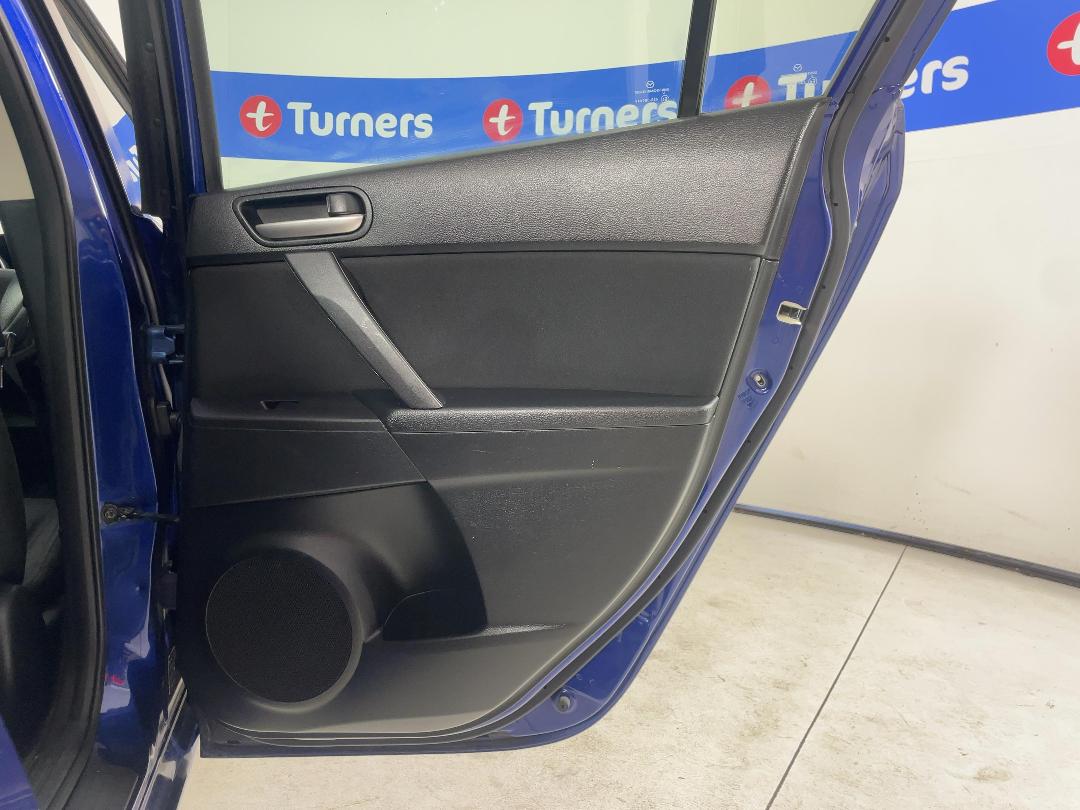 Photo '19' of Mazda Axela Photo '19' of Mazda Axela