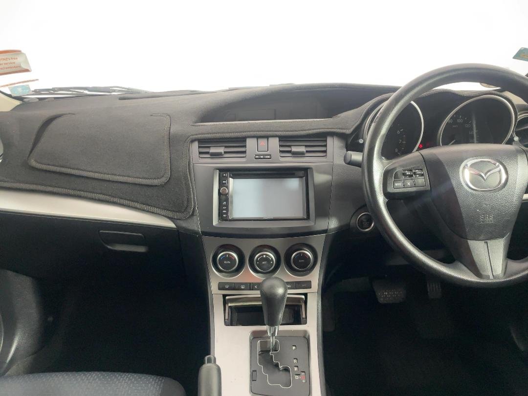 Photo '17' of Mazda Axela Photo '17' of Mazda Axela