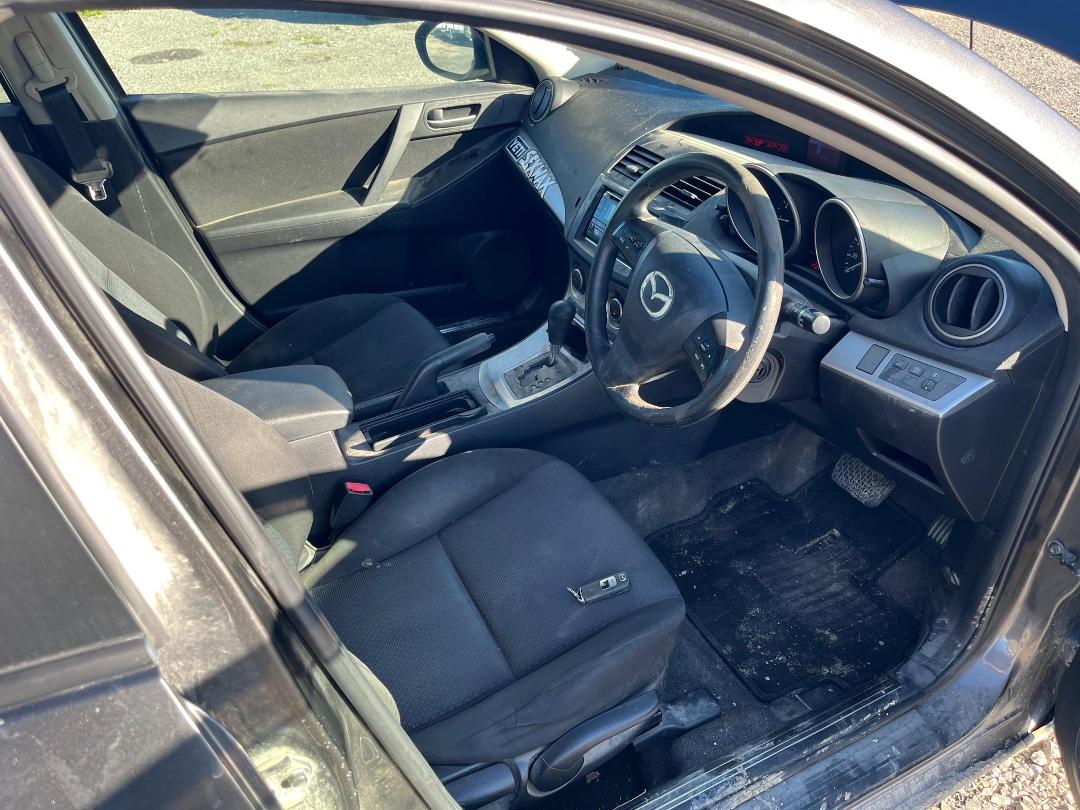 Photo '11' of Mazda Axela