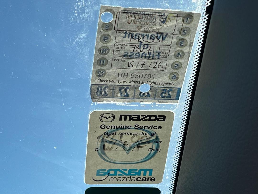 Photo '14' of Mazda Axela