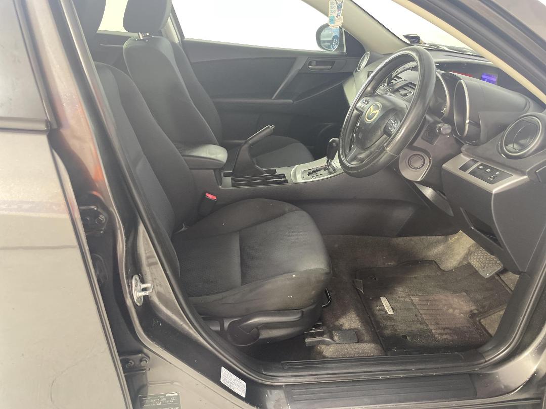 Photo '16' of Mazda Axela