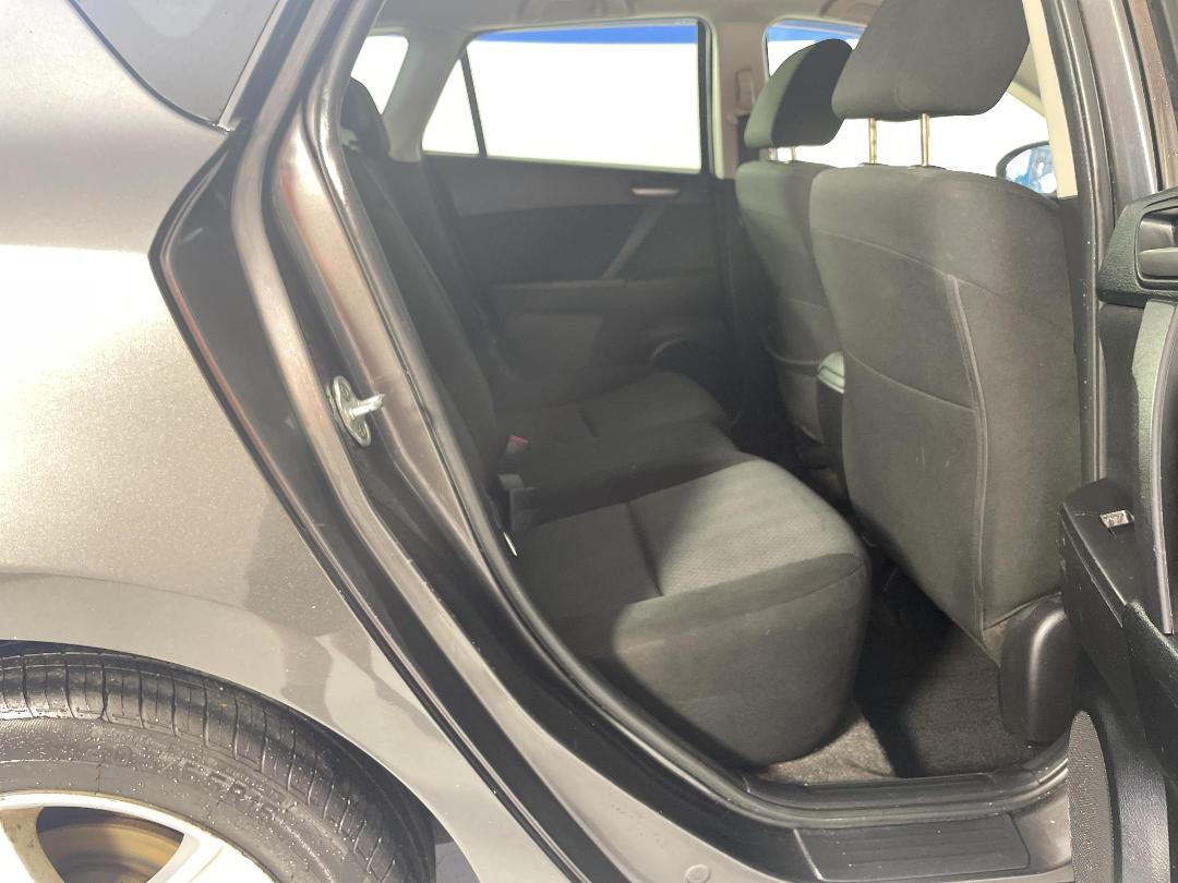 Photo '20' of Mazda Axela